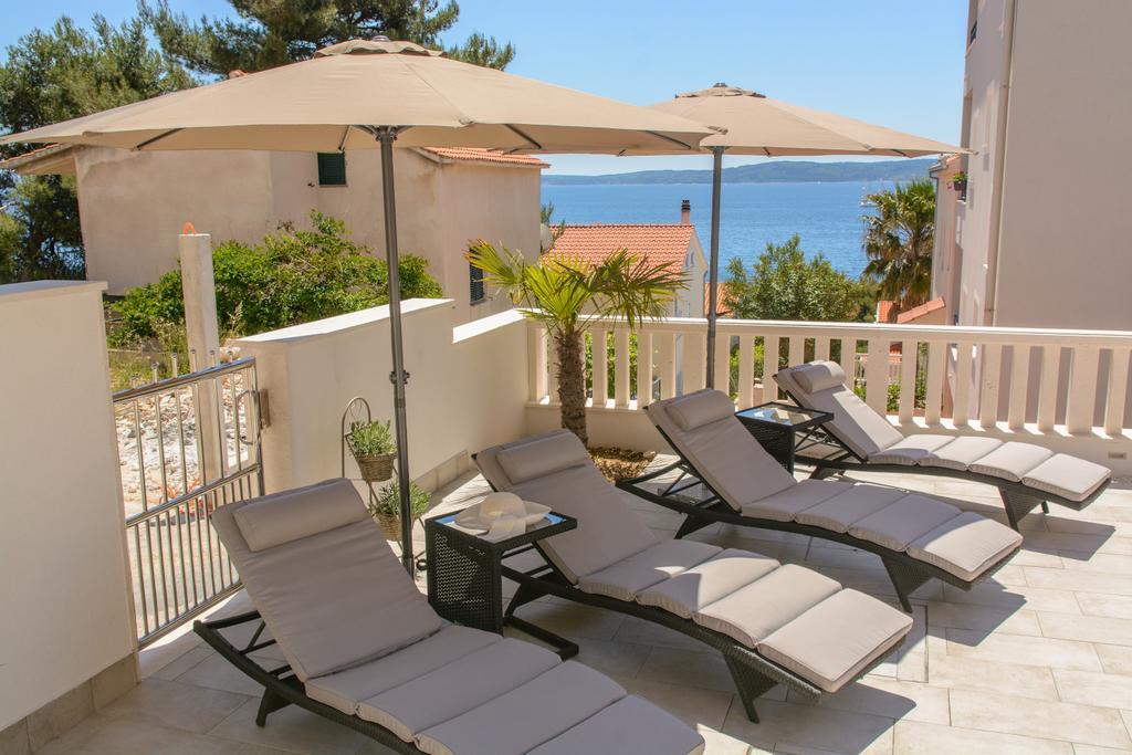 Apartments Villa Atlantis Traù Esterno foto