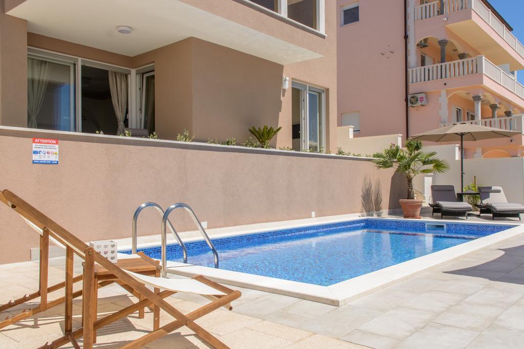 Apartments Villa Atlantis Traù Esterno foto