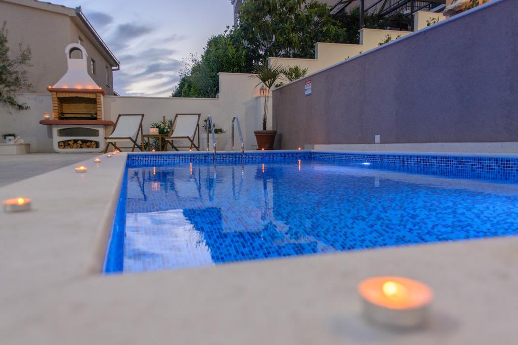 Apartments Villa Atlantis Traù Esterno foto