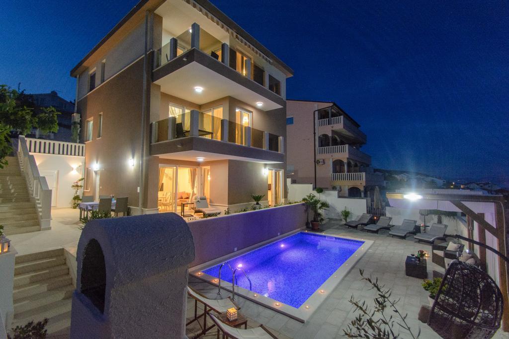 Apartments Villa Atlantis Traù Esterno foto