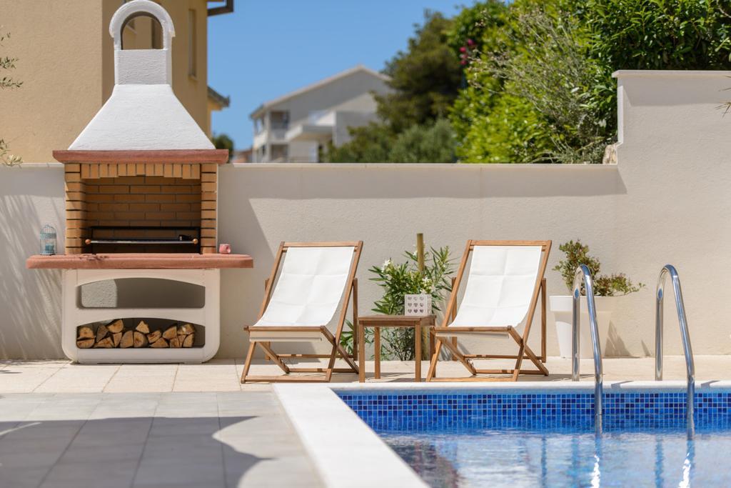 Apartments Villa Atlantis Traù Esterno foto
