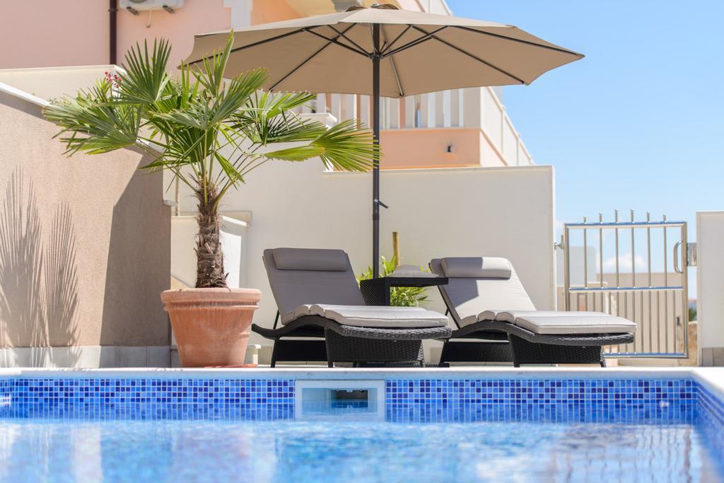 Apartments Villa Atlantis Traù Esterno foto
