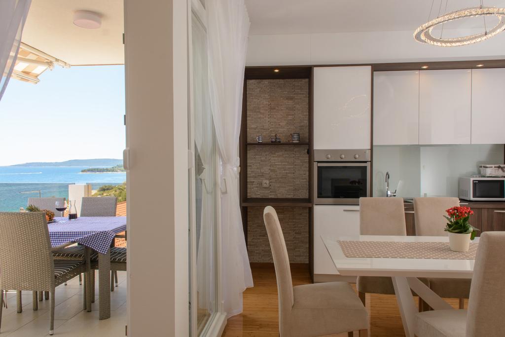 Apartments Villa Atlantis Traù Esterno foto