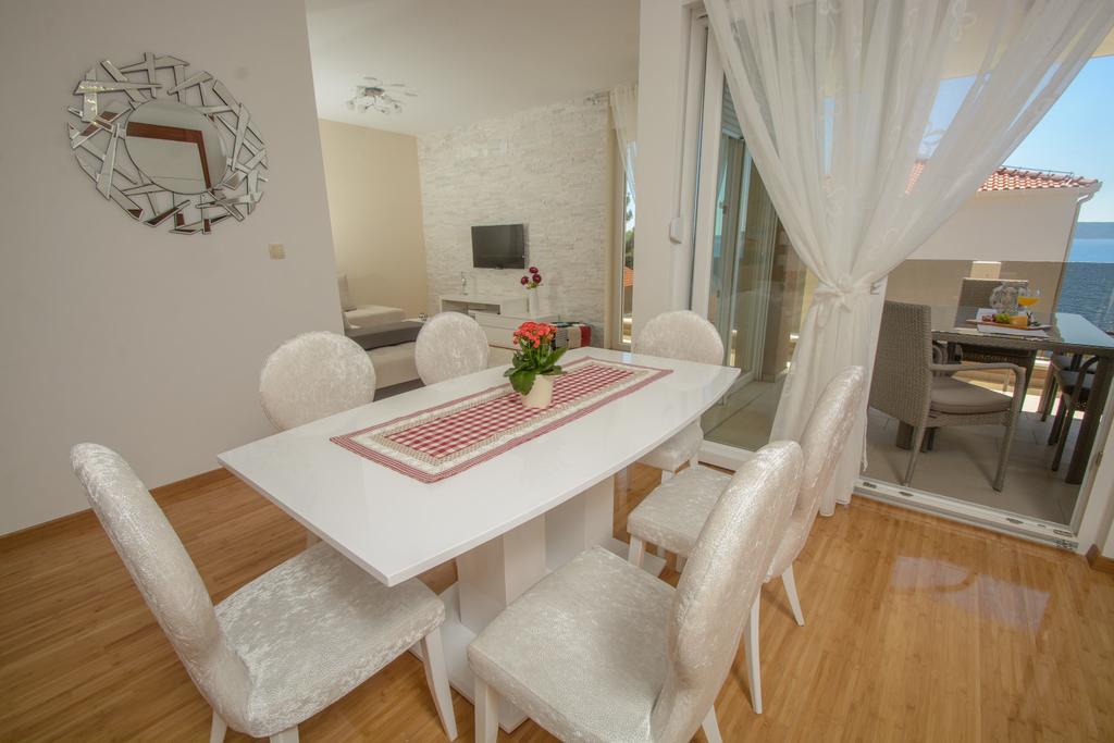 Apartments Villa Atlantis Traù Esterno foto
