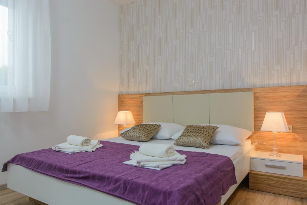 Apartments Villa Atlantis Traù Esterno foto