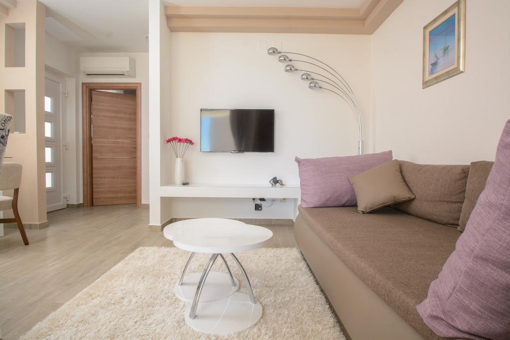 Apartments Villa Atlantis Traù Esterno foto