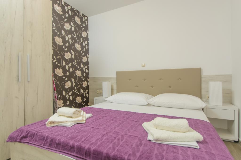 Apartments Villa Atlantis Traù Esterno foto