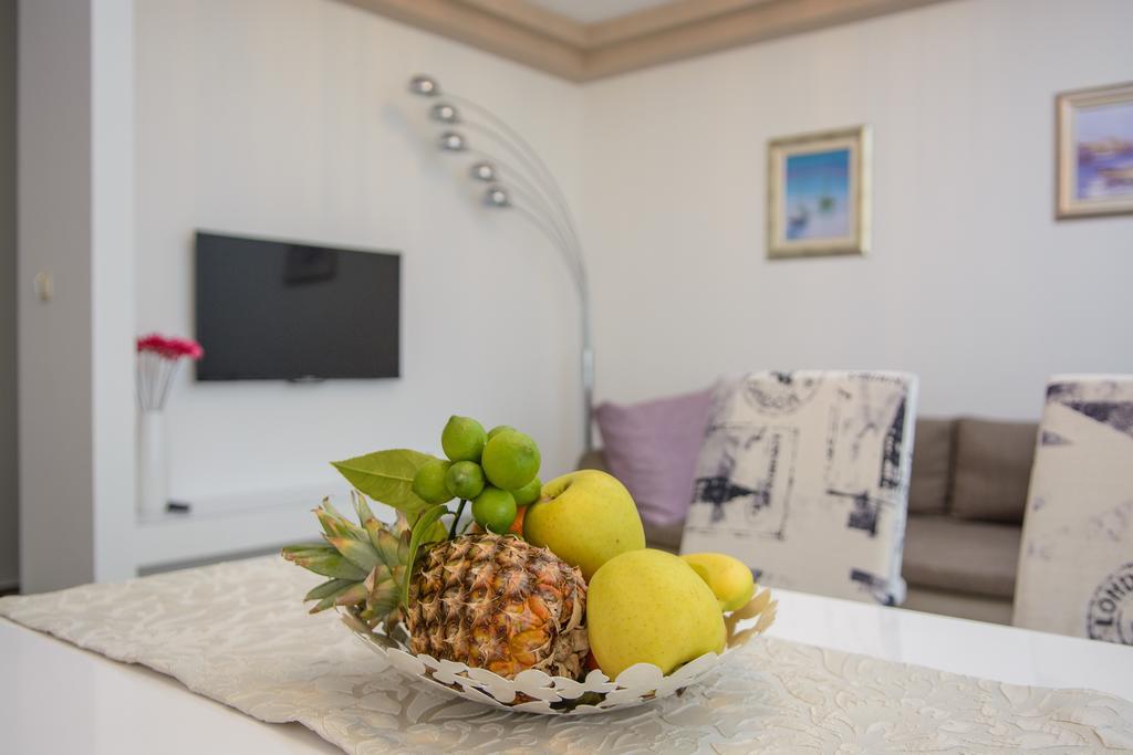 Apartments Villa Atlantis Traù Esterno foto