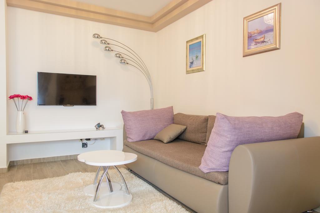 Apartments Villa Atlantis Traù Esterno foto